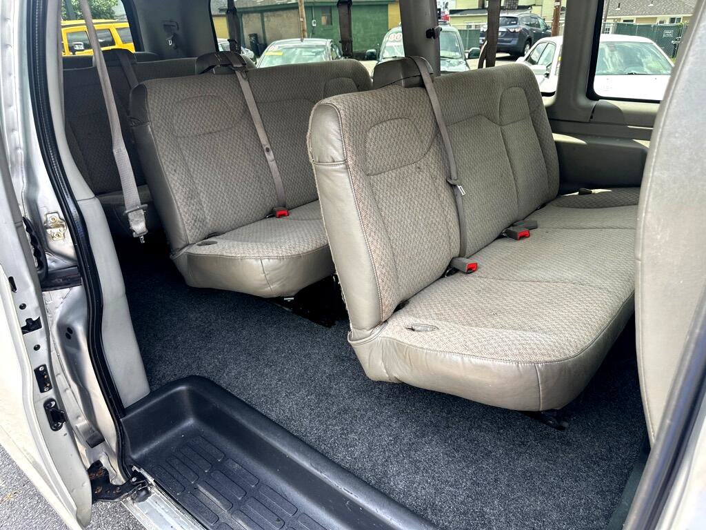 Used 2015 Chevrolet Express 3500 LS image 24
