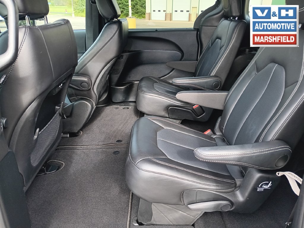 Used 2025 Chrysler Pacifica Select FWD image 23