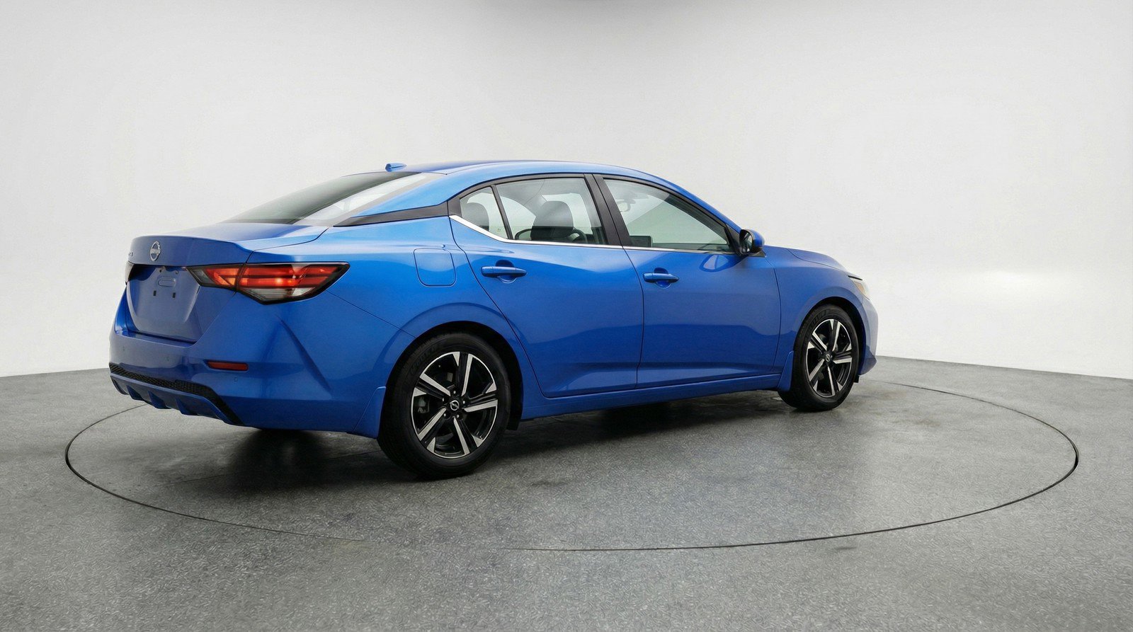 Used 2025 Nissan Sentra SV image 9