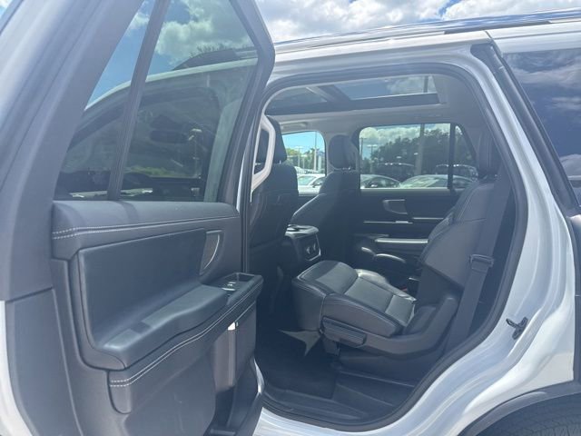 Used 2025 Ford Expedition Platinum AWD/4WD image 15