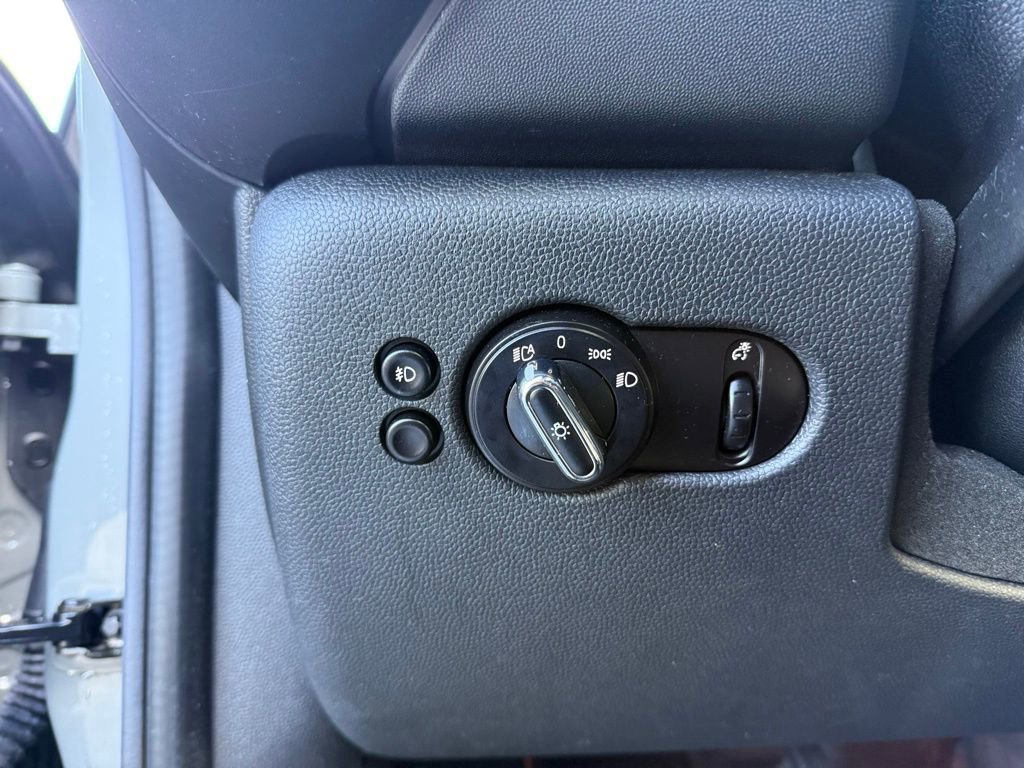 Used 2015 MINI Cooper S image 14