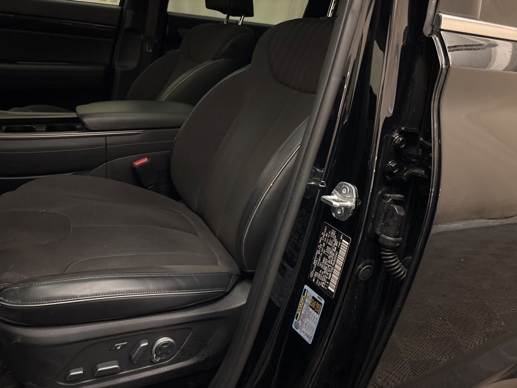 Used 2024 Hyundai Palisade Calligraphy image 12
