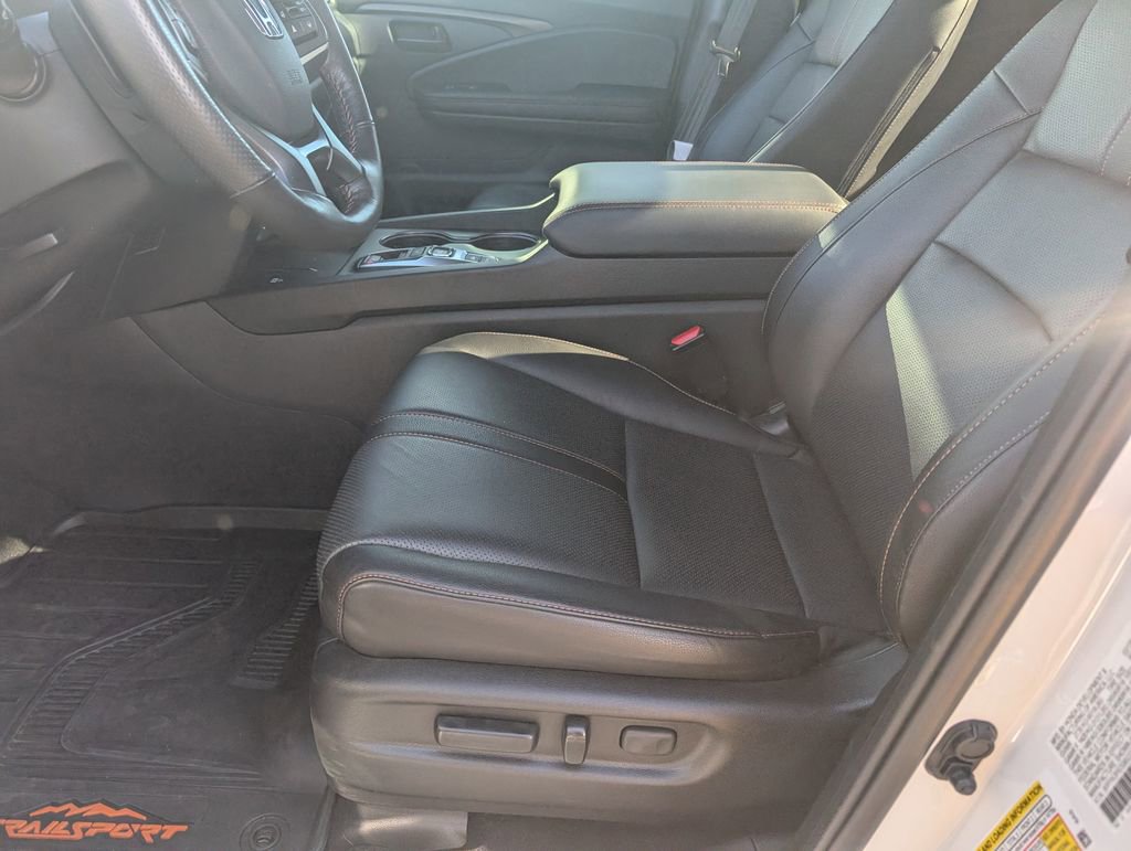 Used 2025 Honda Ridgeline TrailSport image 11