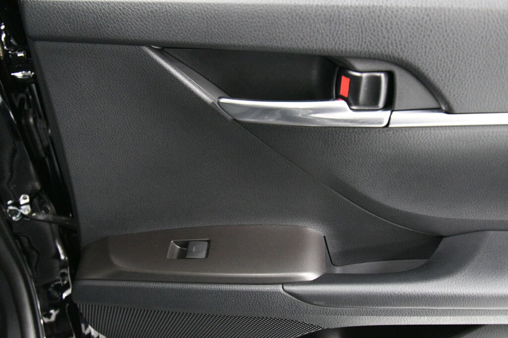 Used 2022 Toyota Camry LE FWD image 22