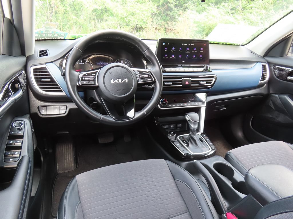 Certified 2023 Kia Seltos S w/ Navigation Package AWD/4WD image 5