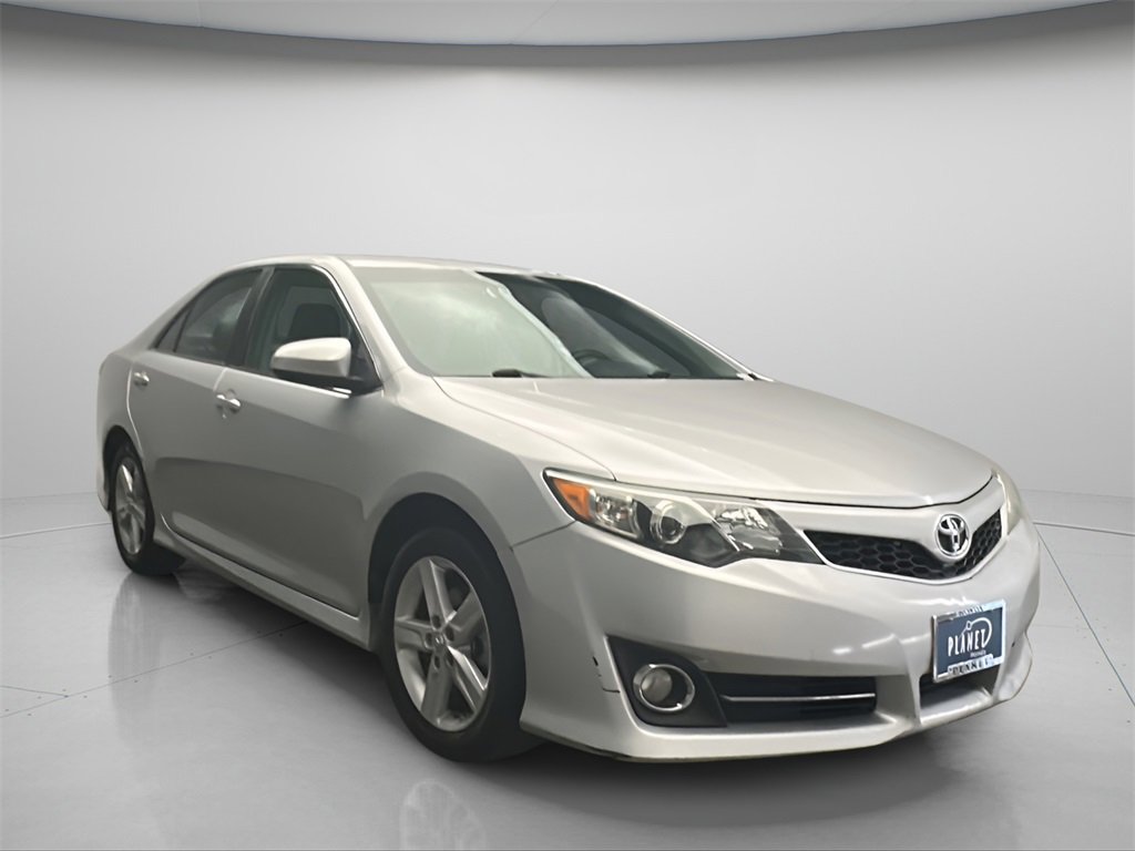 Used 2014 Toyota Camry SE
