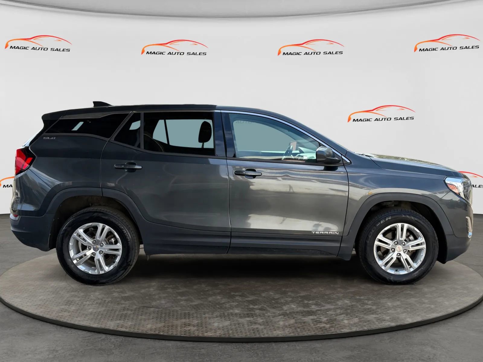 Used 2018 GMC Terrain SLE AWD/4WD image 4
