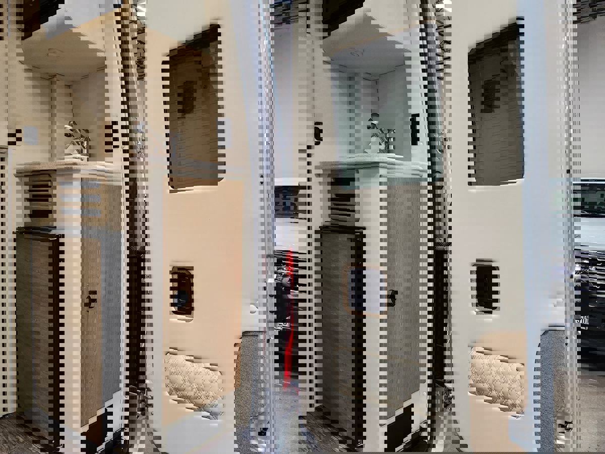 Used 2021 Mercedes-Benz Sprinter 3500 image 79