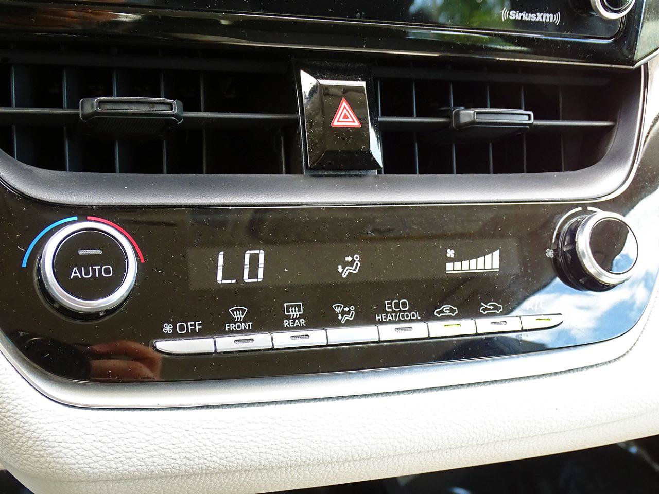 Used 2022 Toyota Corolla LE FWD image 35