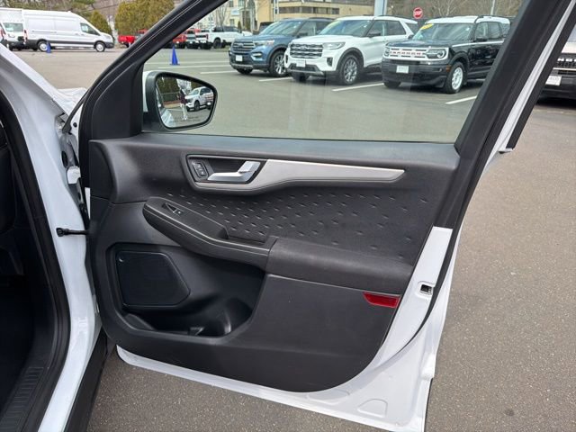 Used 2020 Ford Escape SE image 11