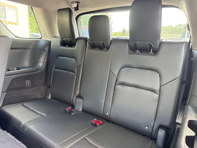 Used 2023 Nissan Pathfinder SL w/ Lighting Package (N92) FWD image 12