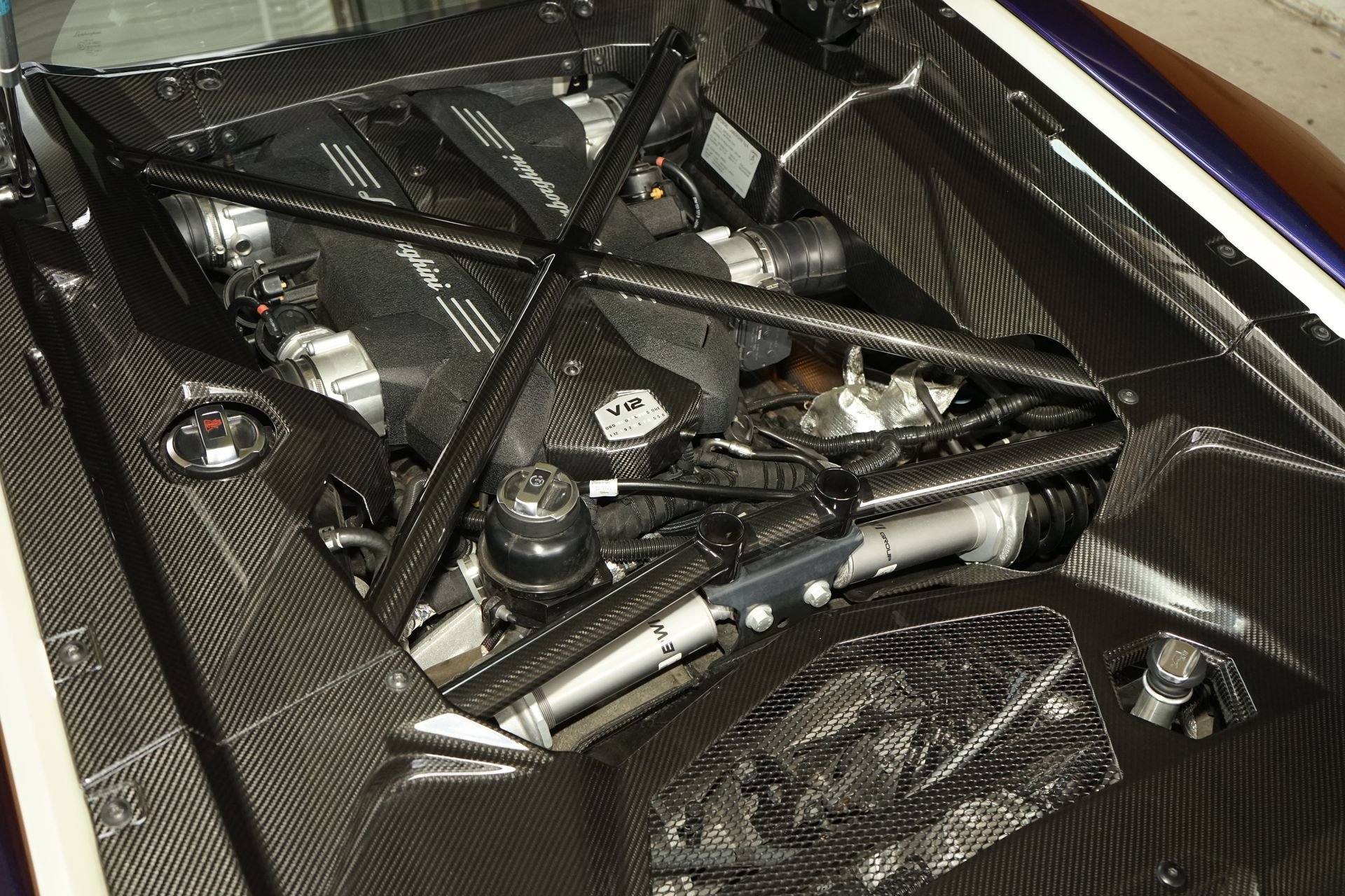 Used 2017 Lamborghini Aventador S image 35