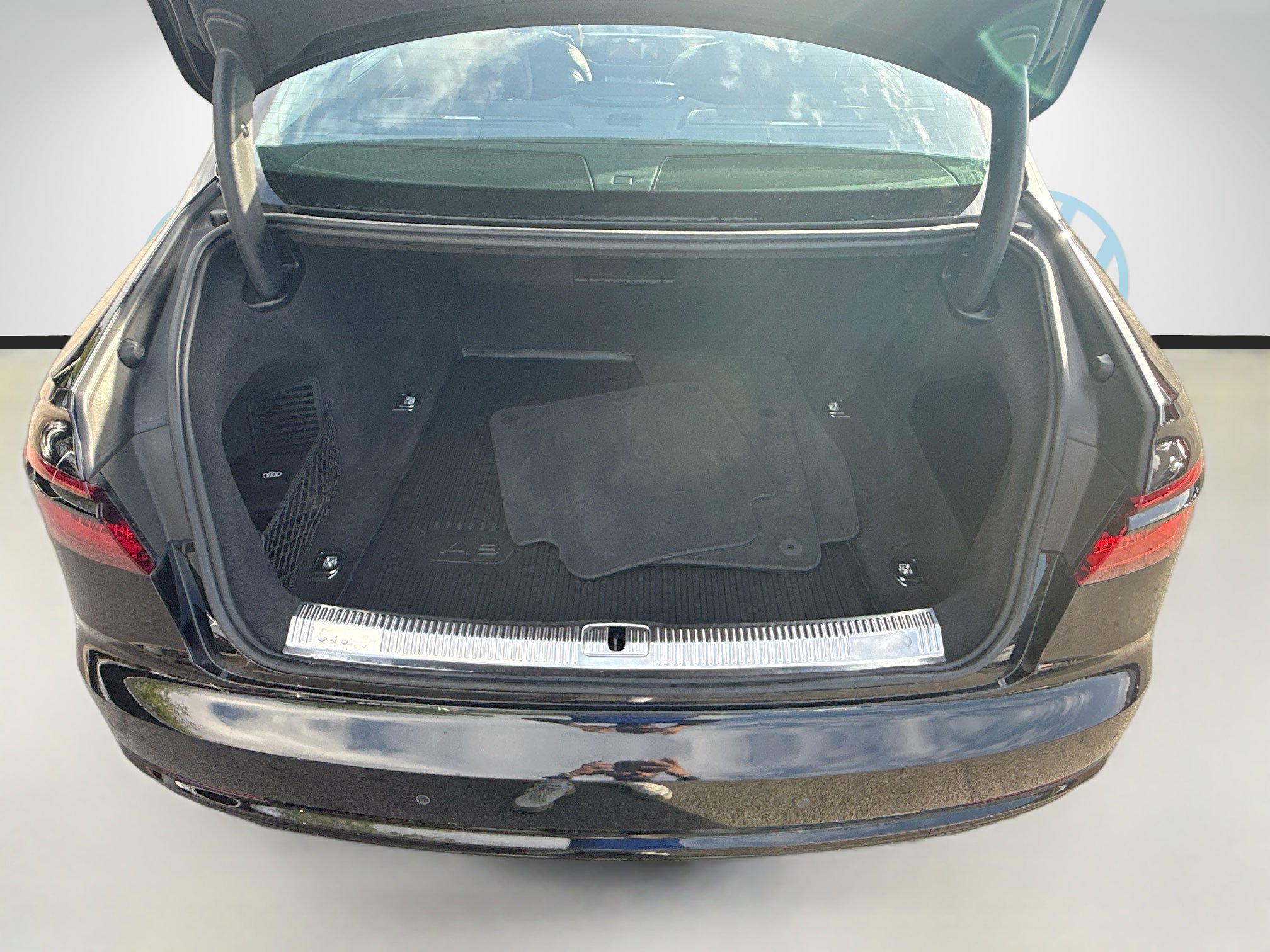 Used 2020 Audi A8 L 4.0T w/ Executive Package image 27