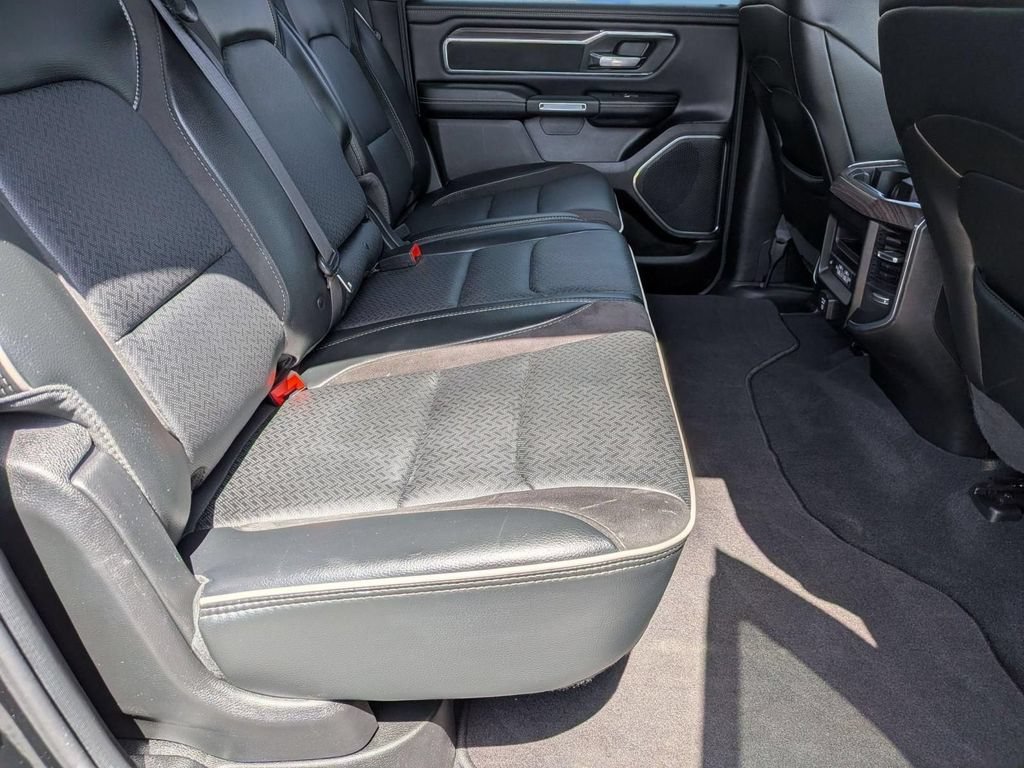 Used 2025 RAM 1500 Laramie AWD/4WD image 31