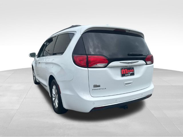 Used 2017 Chrysler Pacifica Touring-L FWD image 33
