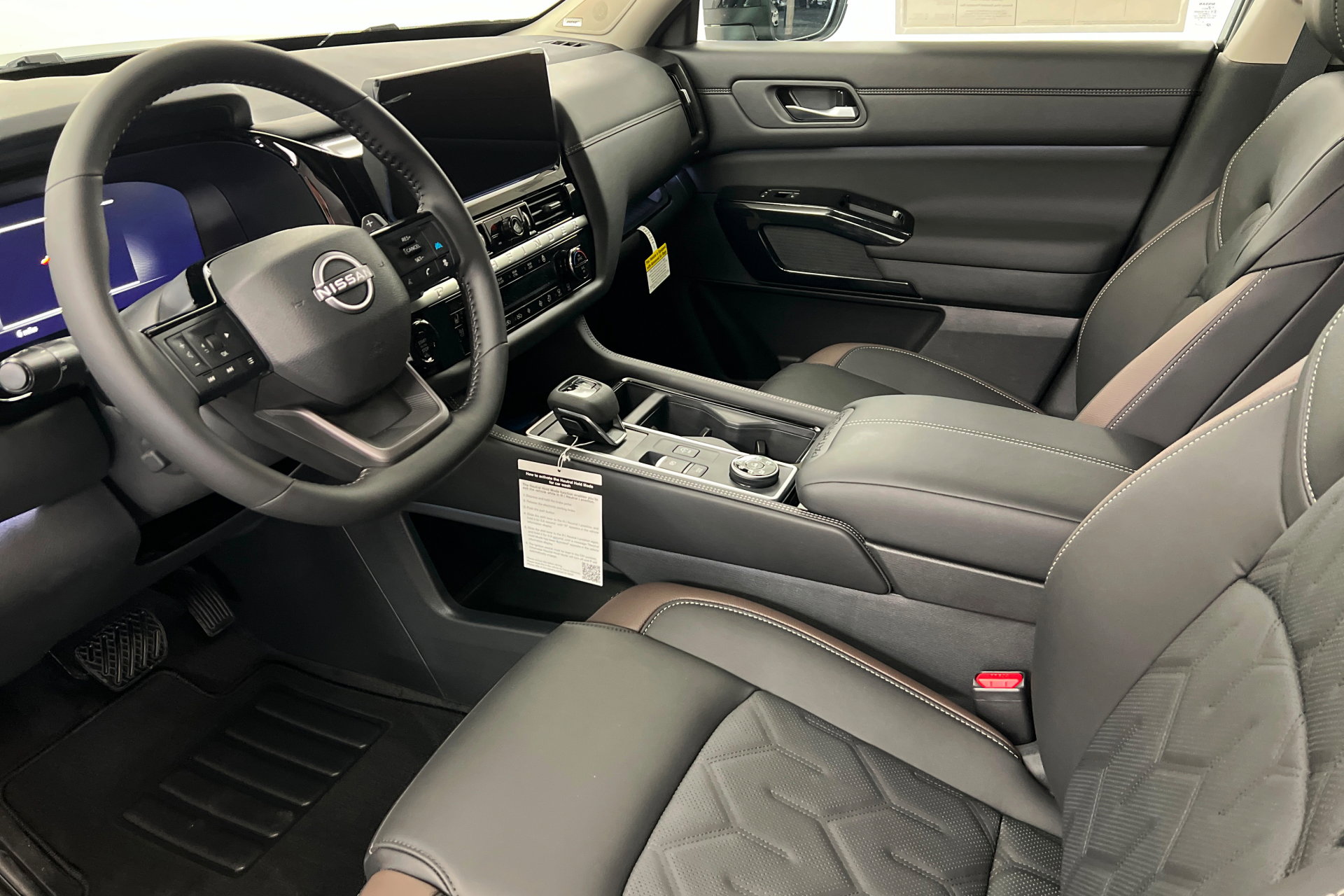 New 2026 Nissan Pathfinder Platinum image 15