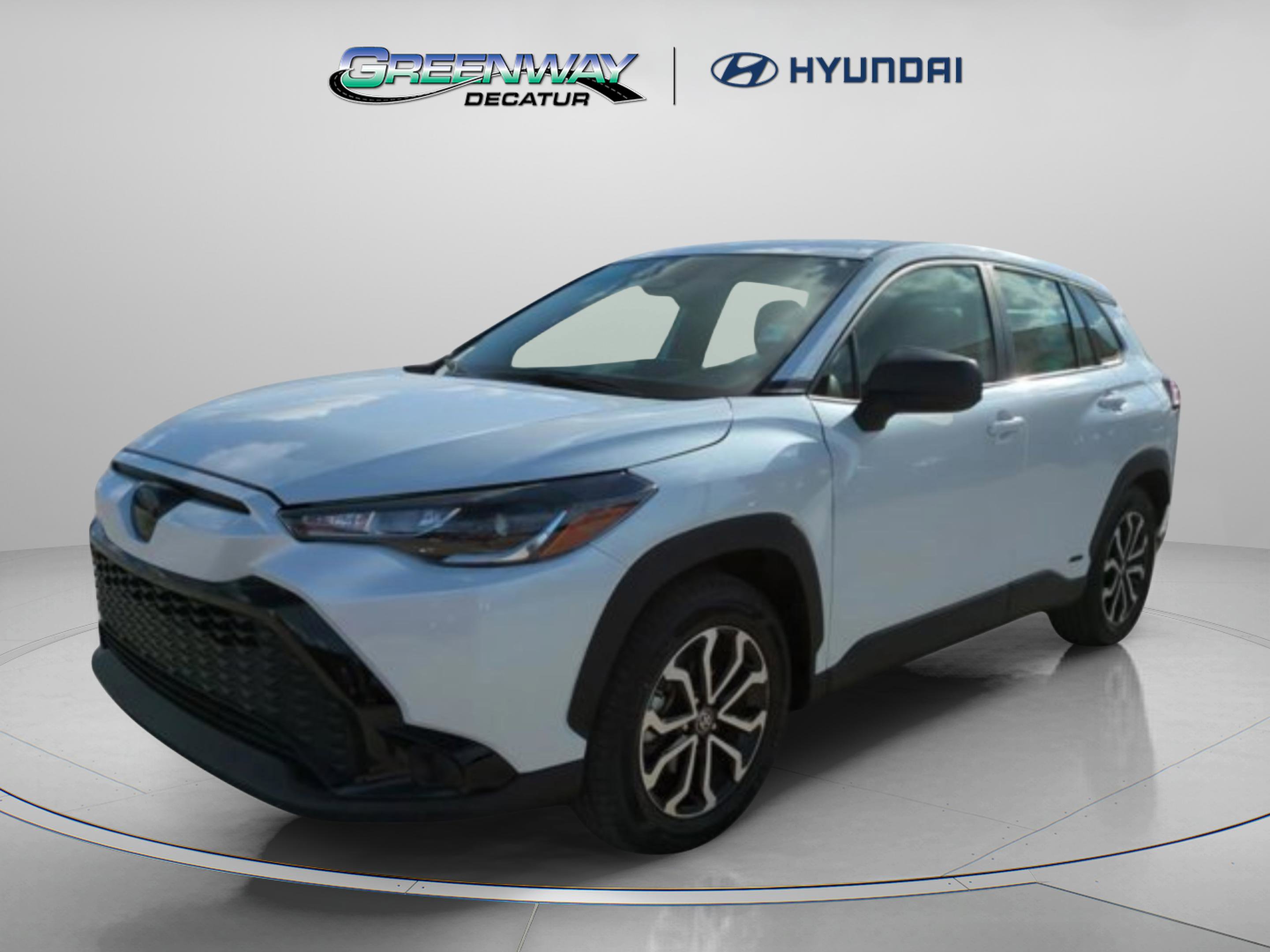 Used 2024 Toyota Corolla Cross S AWD/4WD image 4