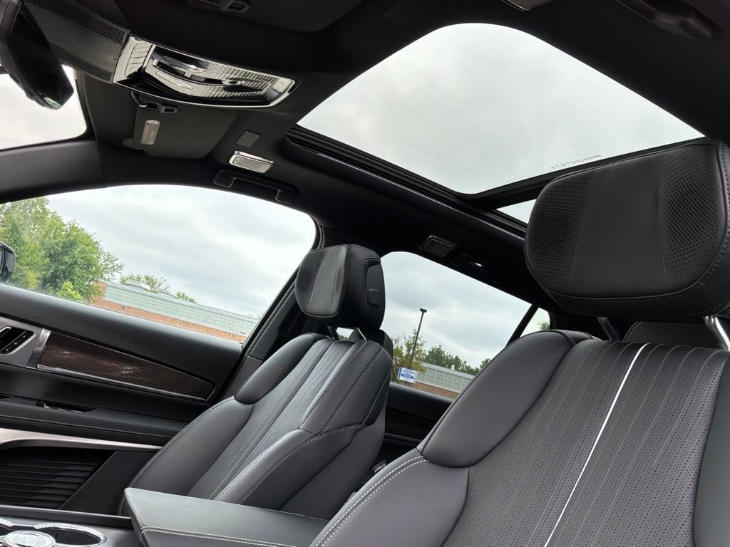 New 2027 Cadillac Vistiq Sport AWD/4WD image 32
