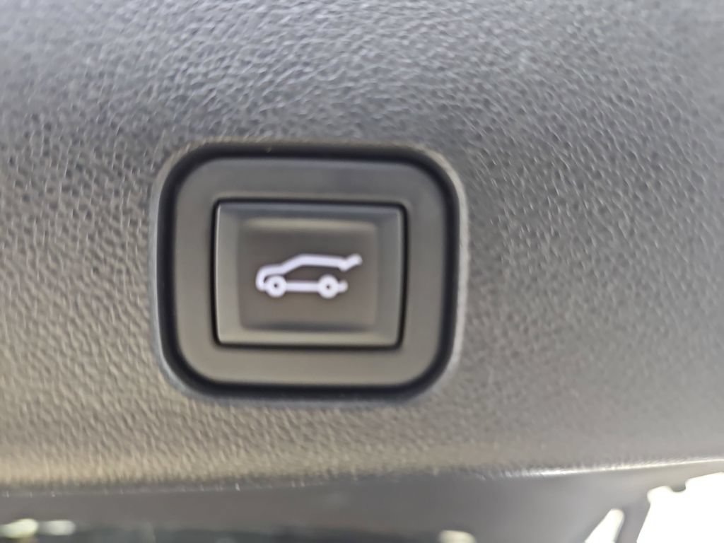 Certified 2024 Chevrolet Traverse LT w/ Enhanced Driving Package AWD/4WD image 18