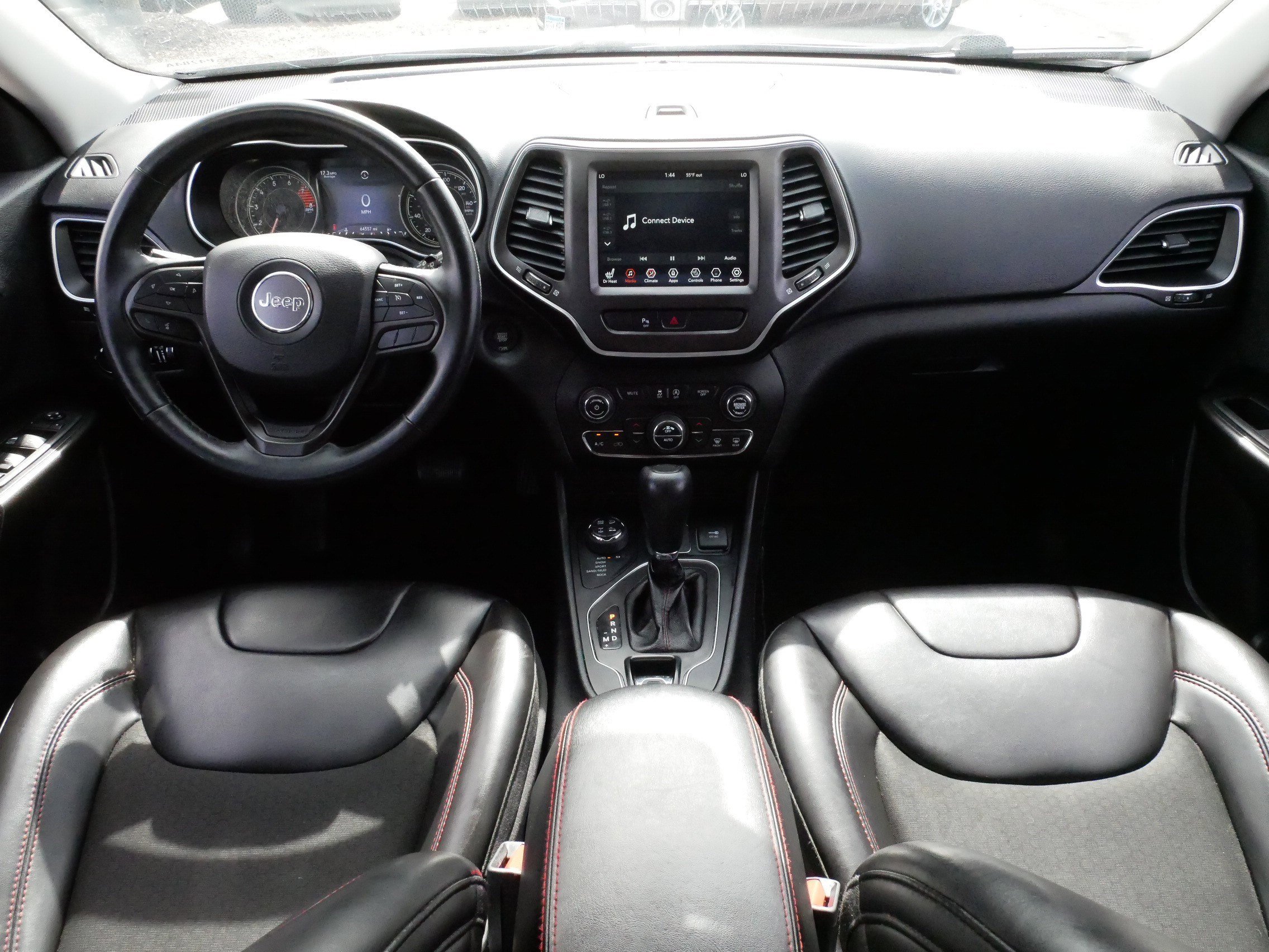 Used 2019 Jeep Cherokee Trailhawk w/ Cold Weather Group image 13