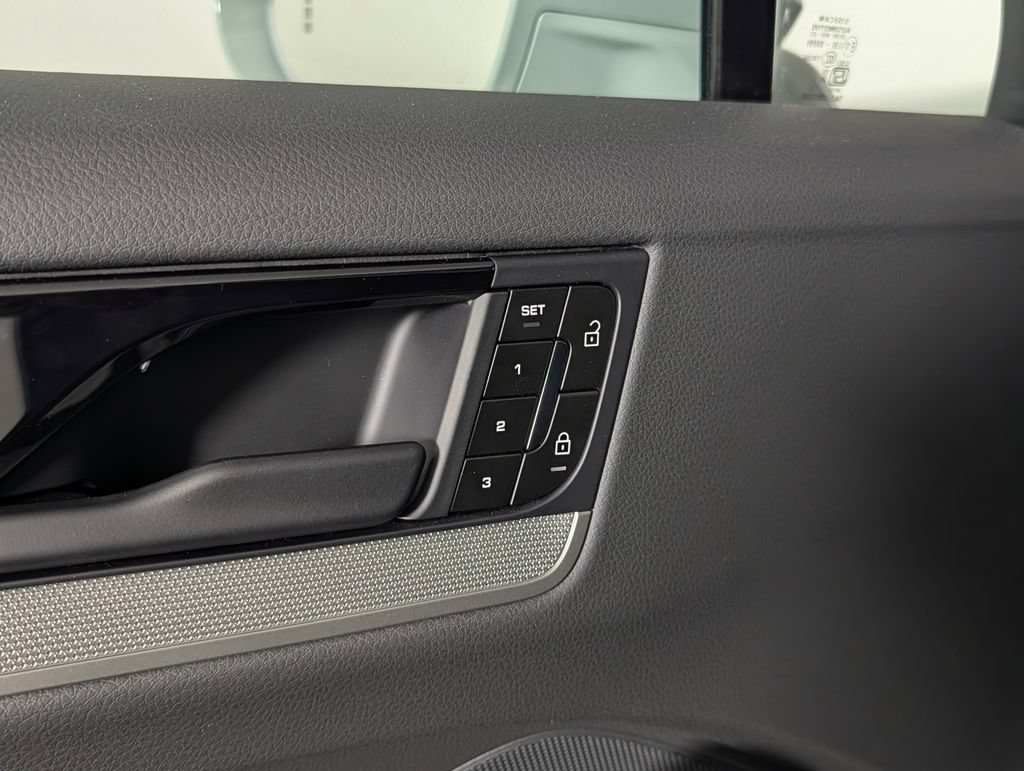 New 2026 Porsche Cayenne Coupe AWD/4WD image 26