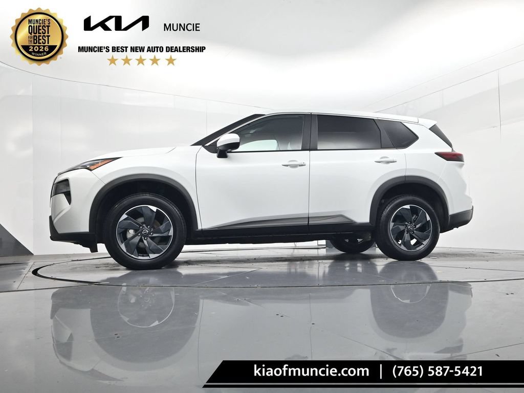 Used 2024 Nissan Rogue SV AWD/4WD image 39
