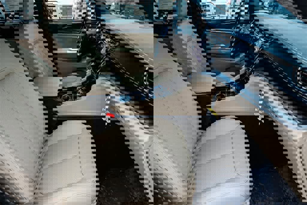 New 2025 Jeep Grand Cherokee Limited w/ Luxury Tech Group II image 17