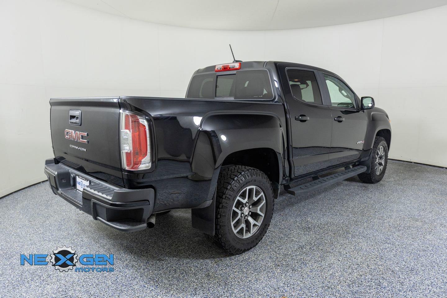 Used 2022 GMC Canyon AT4 AWD/4WD image 7