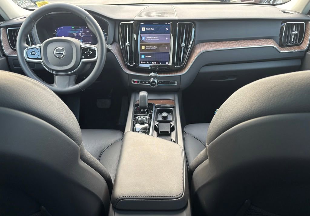 Certified 2023 Volvo XC60 B5 Plus w/ Climate Package image 6