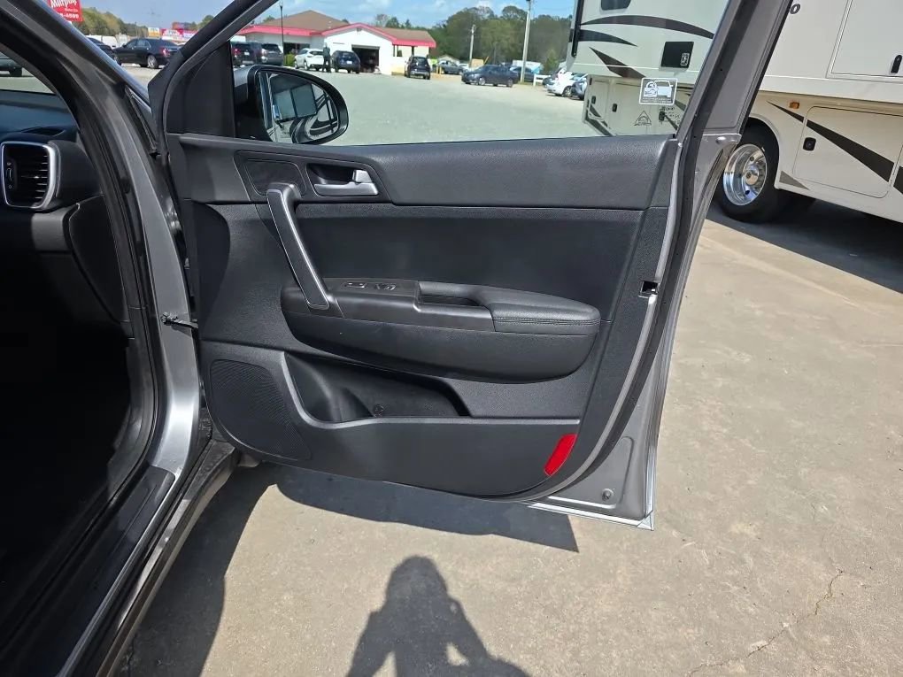 Used 2022 Kia Sportage LX image 41