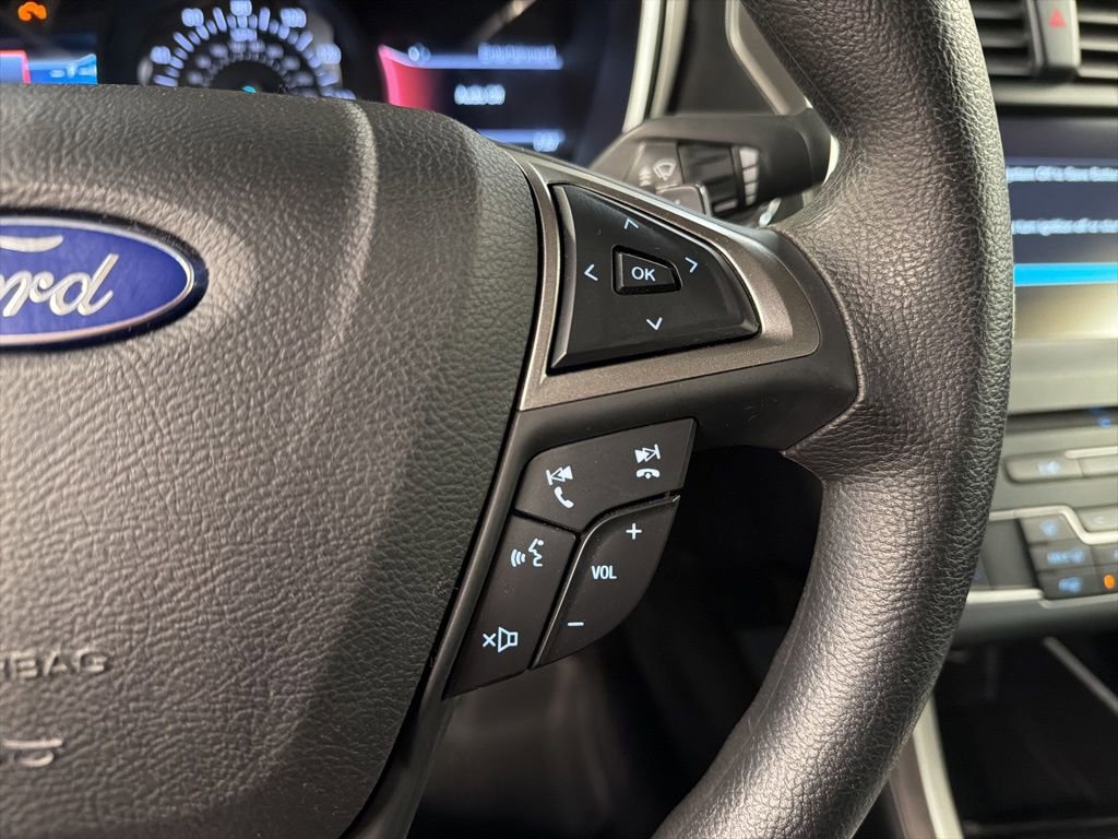 Certified 2017 Ford Fusion SE w/ Fusion SE Technology Package FWD image 19