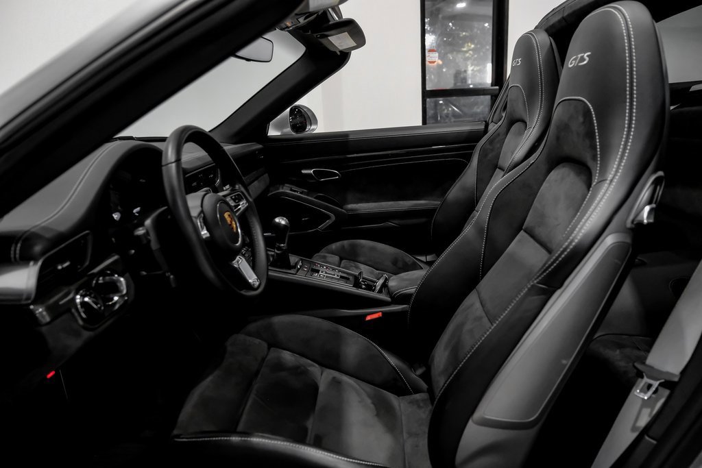 Used 2017 Porsche 911 Targa 4 GTS image 28