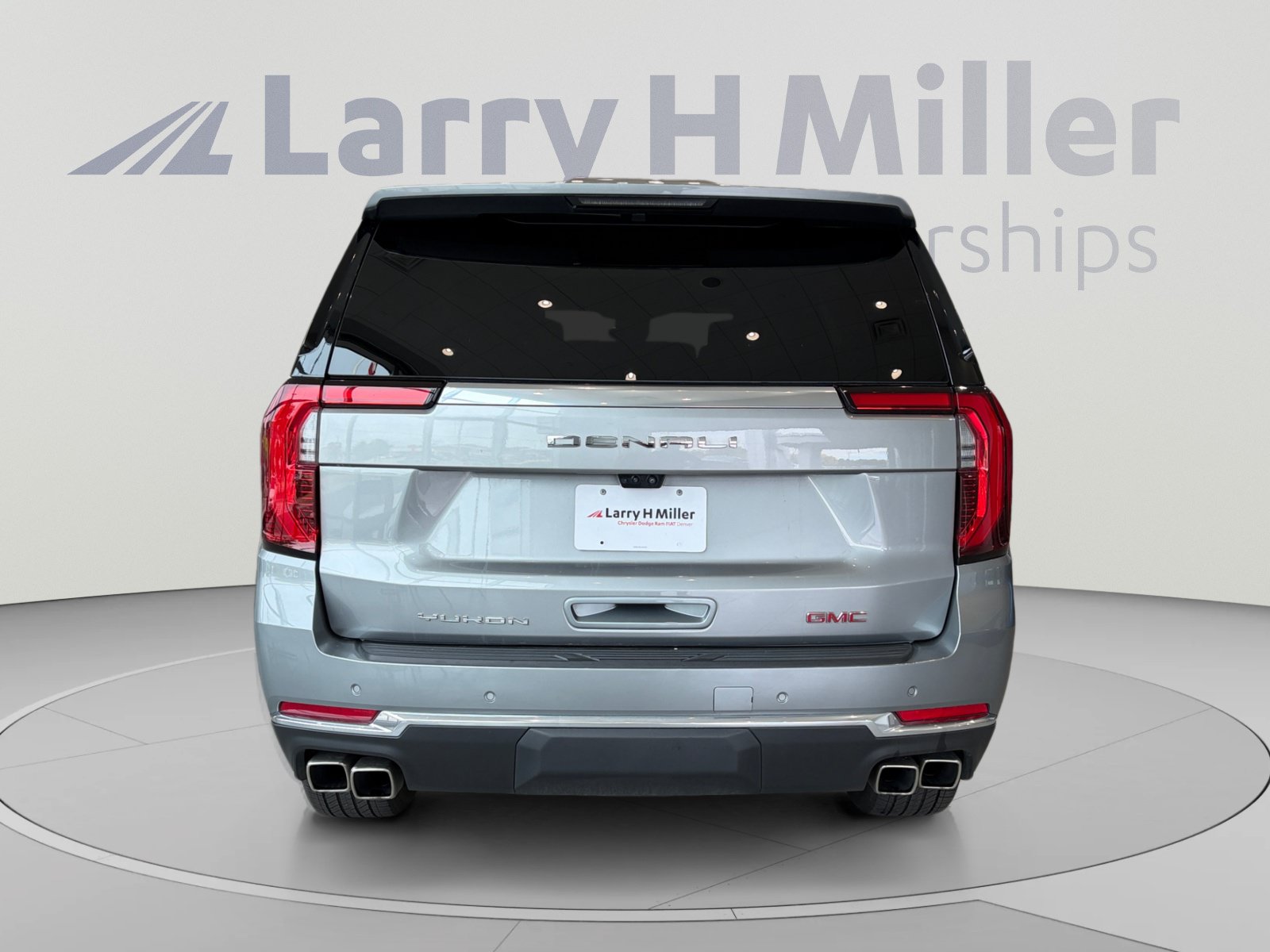 Used 2025 GMC Yukon Denali w/ Denali Reserve Package AWD/4WD image 4