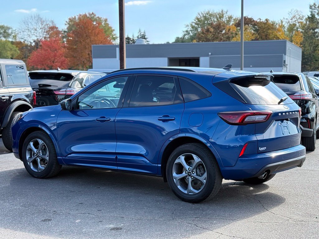 Used 2023 Ford Escape ST-Line w/ Tech Pack #1 FWD image 34