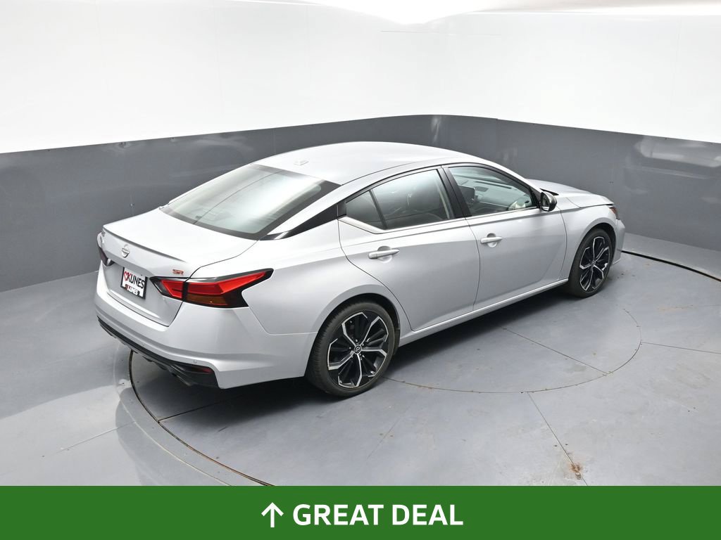 Used 2024 Nissan Altima 2.5 SR FWD image 40