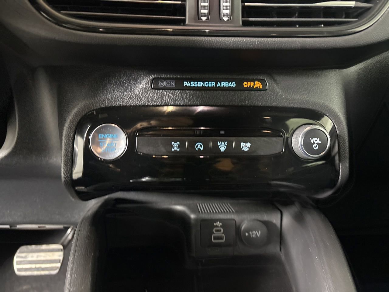 Used 2024 Ford Escape ST-Line w/ Tech Pack #1 AWD/4WD image 17