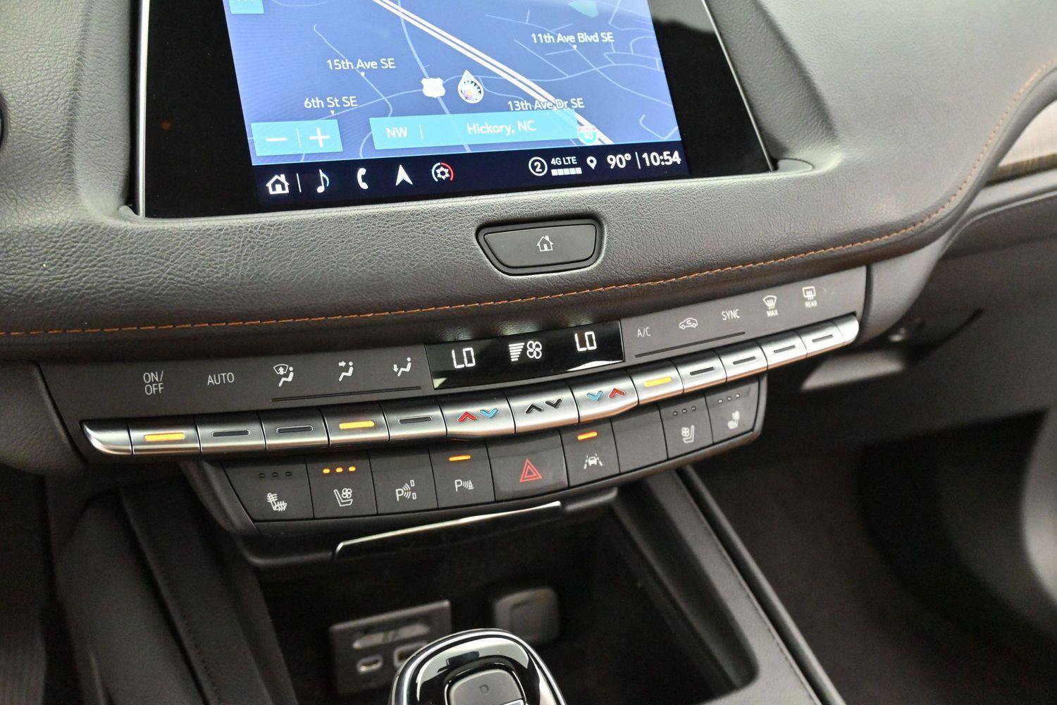 Certified 2022 Cadillac XT4 Premium Luxury w/ Enhanced Visibility Package AWD/4WD image 25
