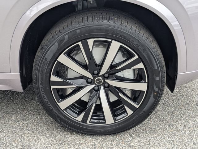 New 2026 Volvo XC90 B5 Core w/ Protection Package image 11
