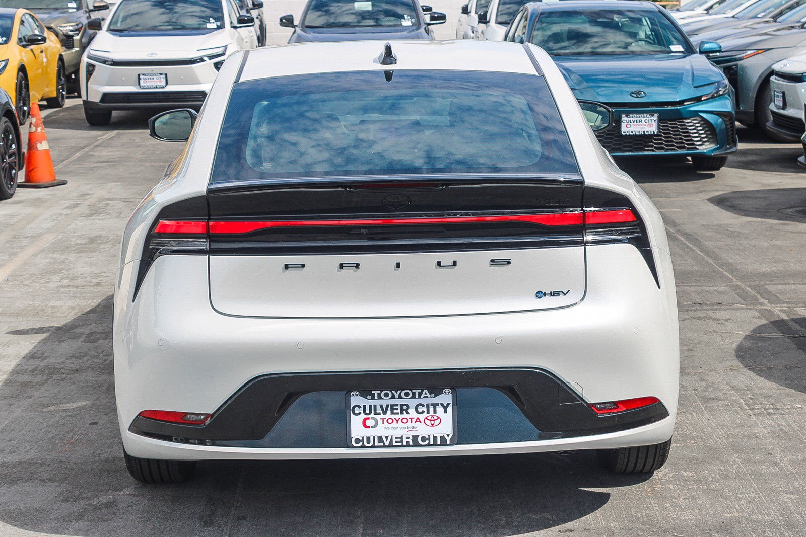 New 2026 Toyota Prius FWD image 8