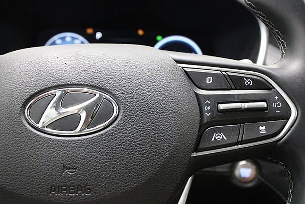 Used 2022 Hyundai Santa Fe SEL Premium w/ Cargo Package image 29