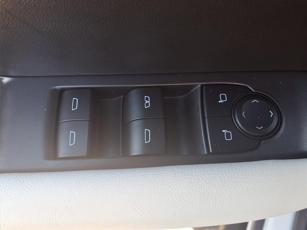 Certified 2025 GMC Canyon AT4 w/ AT4X AEV Edition image 11