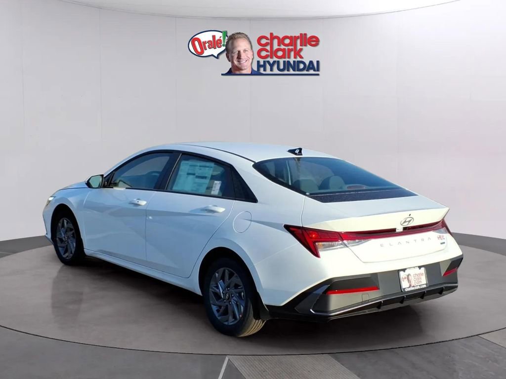 New 2026 Hyundai Elantra Blue image 3