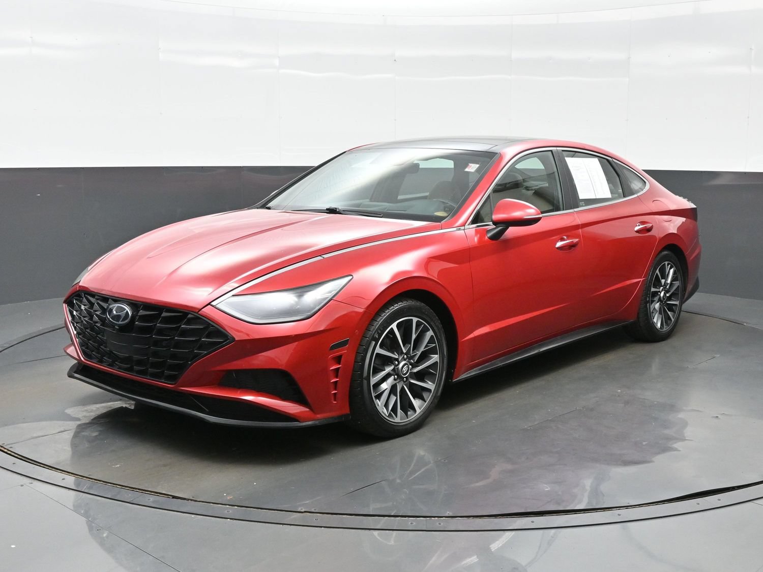 Certified 2022 Hyundai Sonata Limited w/ Cargo Package FWD image 2