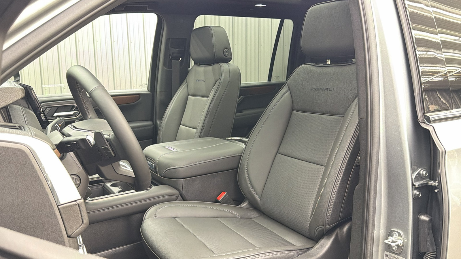 Used 2026 GMC Yukon XL Denali w/ Sun & Power Step Package AWD/4WD image 30