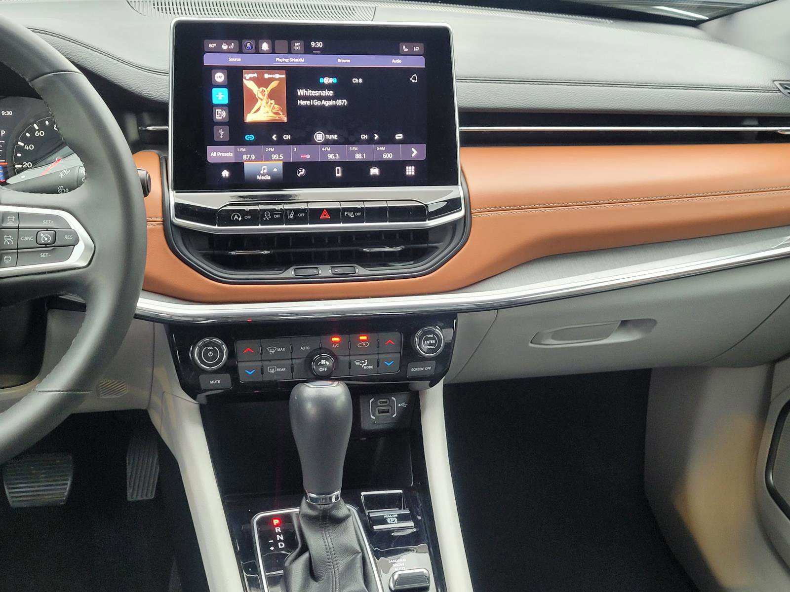 Used 2024 Jeep Compass Limited AWD/4WD image 12