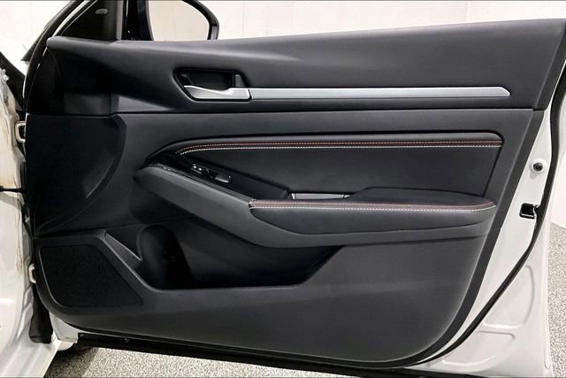 Used 2023 Nissan Altima 2.5 SR image 29