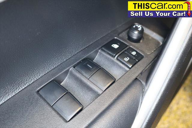 Used 2025 Toyota Corolla Cross L FWD image 23