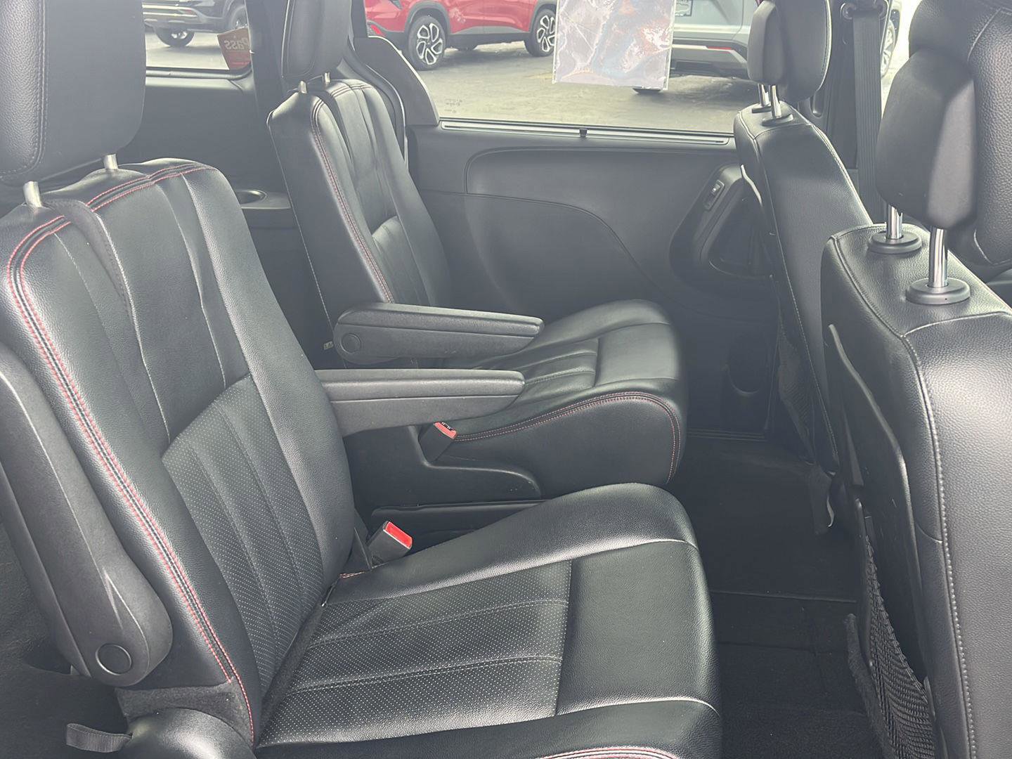 Used 2018 Dodge Grand Caravan GT FWD image 26
