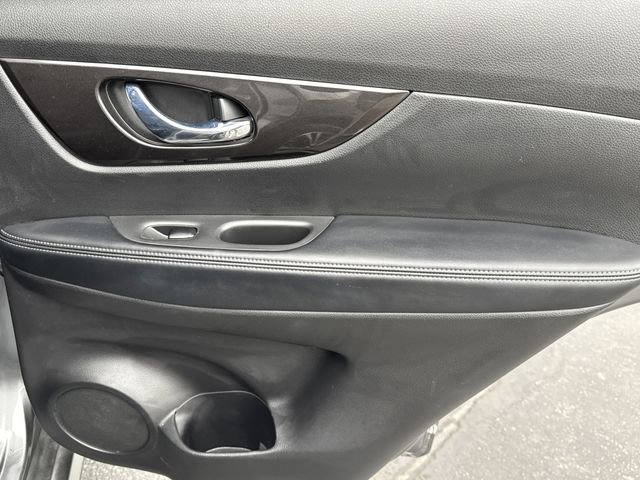 Used 2019 Nissan Rogue SV w/ Sun & Sound Touring Package image 22