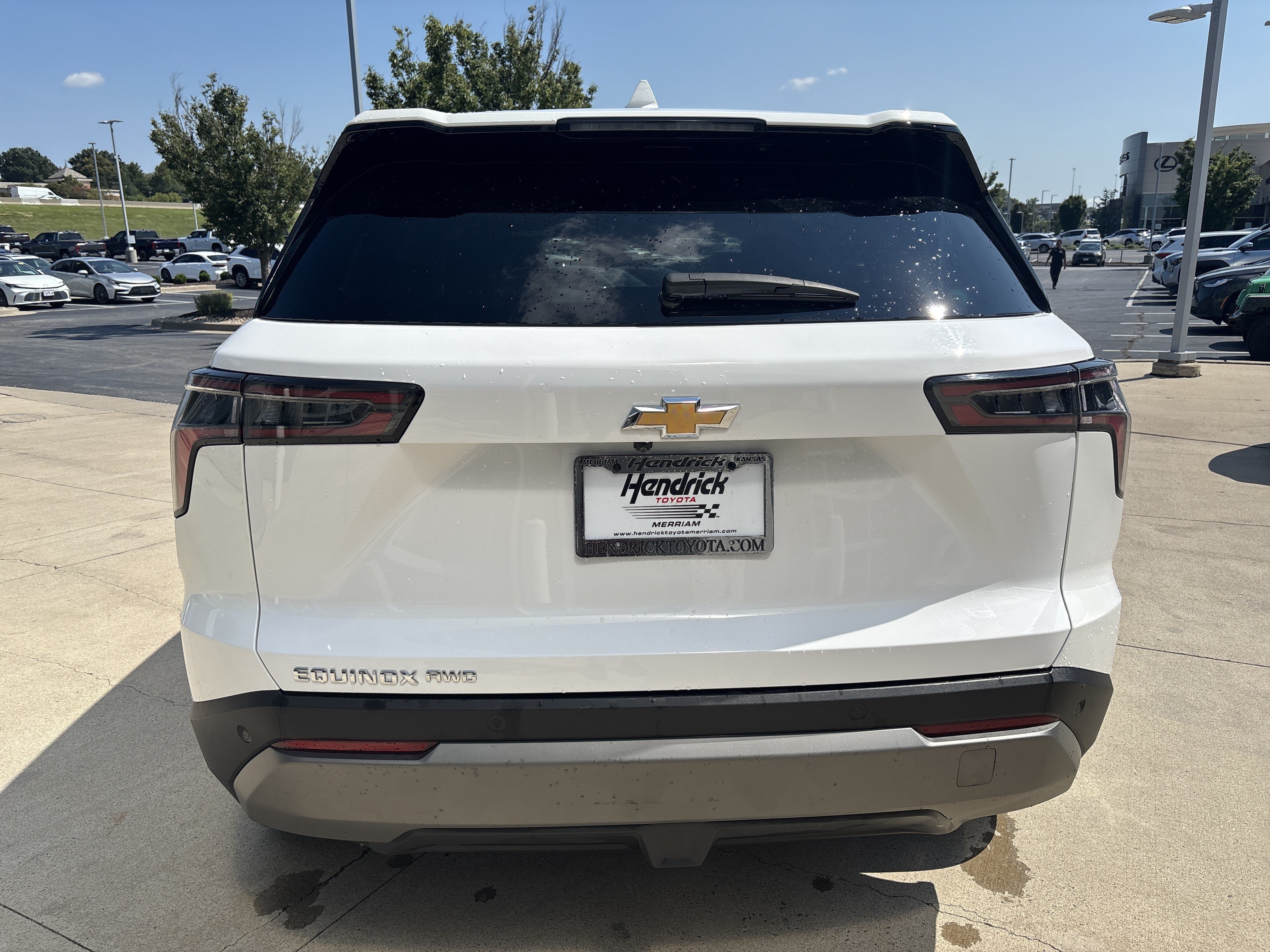 Used 2025 Chevrolet Equinox LT AWD/4WD image 8